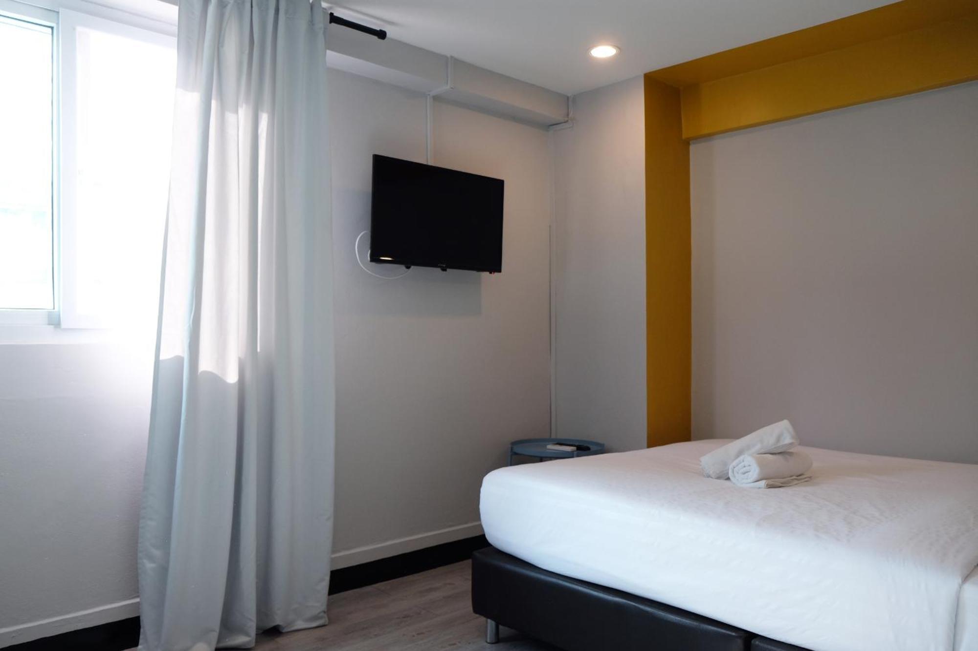 Sleep With Me Bangkok - Bts Phra Khanong Bilik gambar